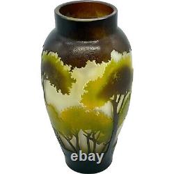 1990's Landscape Acid Cut Cameo Art Glass Vase w Beautiful Foliage 8