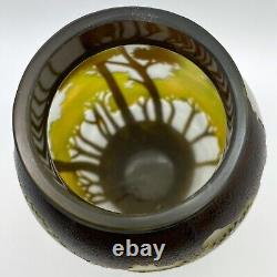 1990's Landscape Acid Cut Cameo Art Glass Vase w Beautiful Foliage 8