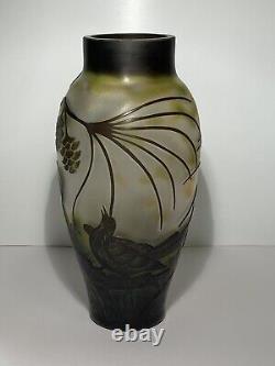 Beautiful Galle / Nancy Daum Style vintage Art Nouveau Cameo Bird Glass Vase 8'