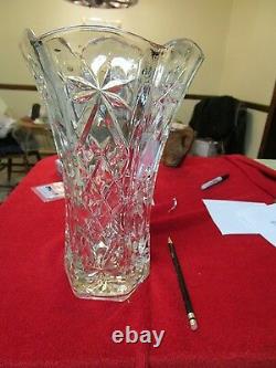 Beautiful Ornate Cut Glass Crystal Vase Plants Garden Jar Dinner Lunch Office