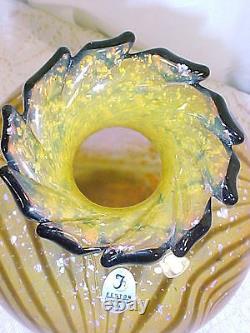 Fenton Art Glass Connoisseur Collection Cut Flowers Vase