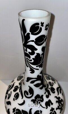 Impressive Collectible Large Frosted Cut To Black Glass Vase 21
