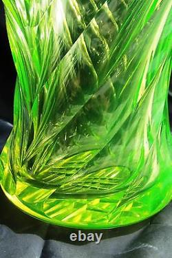 MAGNIFICENT ART DECO Czech/ BOHEMIAN URANIUM CUT GLASS VASE 1930s Perfect cond