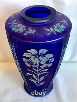 Rare Fenton Connoisseur Collection Favrene Cut Back Vase 1054/1250