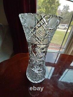 Vintage american brilliant cut glass vase. Flared out top, elegant